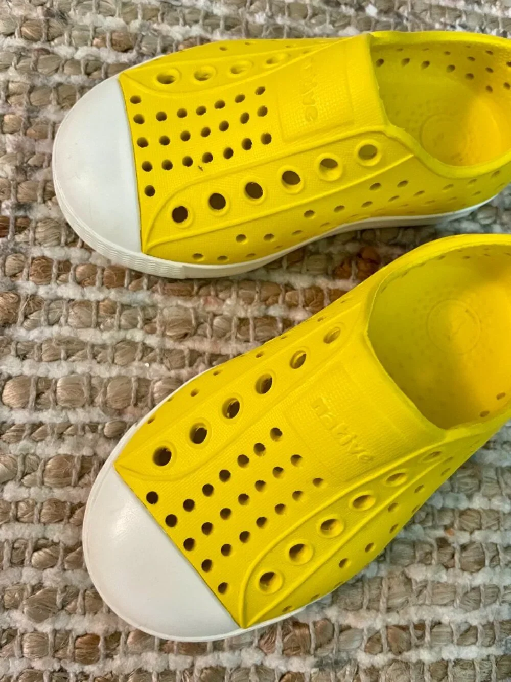 Native Yellow Jefferson Children's Toddler's Slip on Shoes size C6 EUC